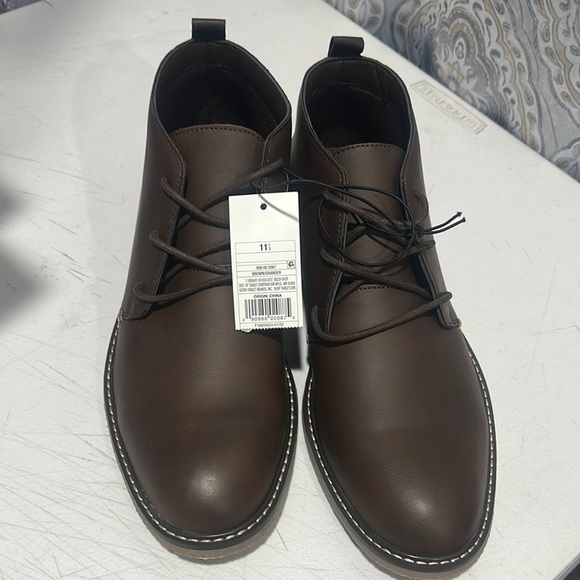 NEW Clarks Brown Chukka Boots Leather Minimalist Design size 11 1/2